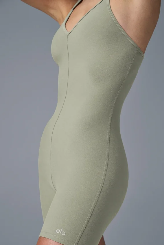 Alosoft «Suns out»-Onesie – Limestone