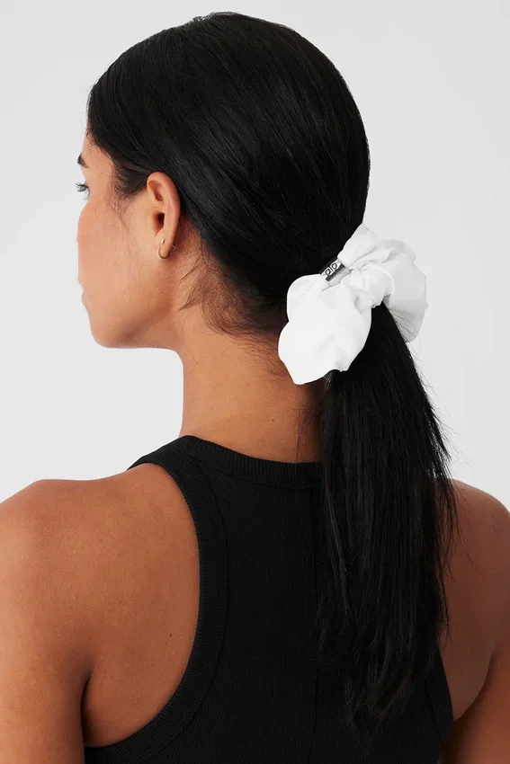 Bead It Oversized Scrunchie – hvit