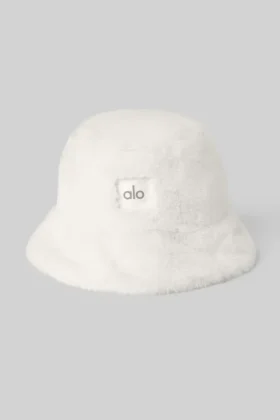 Bucket-hatt i imitert pels – Ivory