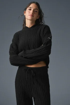 Cable Knit Winter Bliss-hettegenser – svart