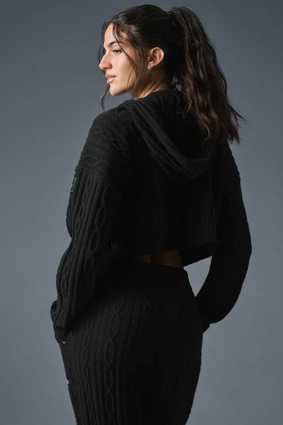Cable Knit Winter Bliss-hettegenser – svart