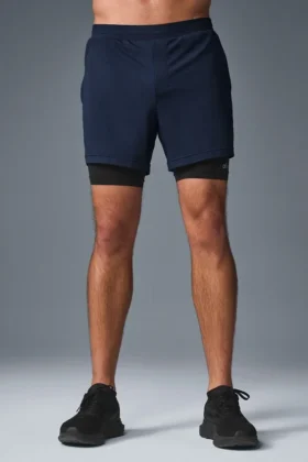Conquer React 2-i-1 Performance-shorts – marineblå/svart
