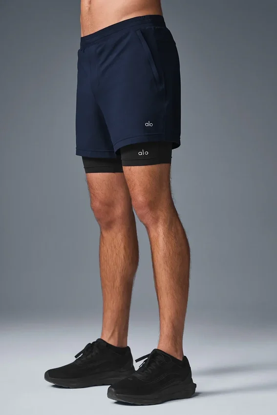 Conquer React 2-i-1 Performance-shorts – marineblå/svart