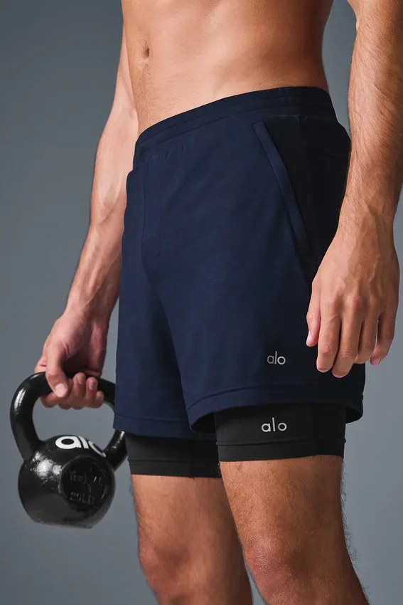 Conquer React 2-i-1 Performance-shorts – marineblå/svart