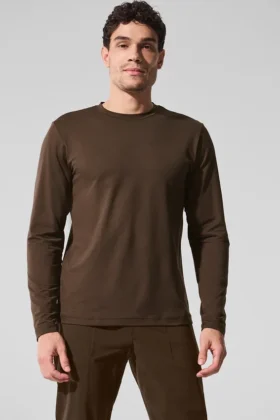 Conquer Reform langermet genser med rund hals – Espresso