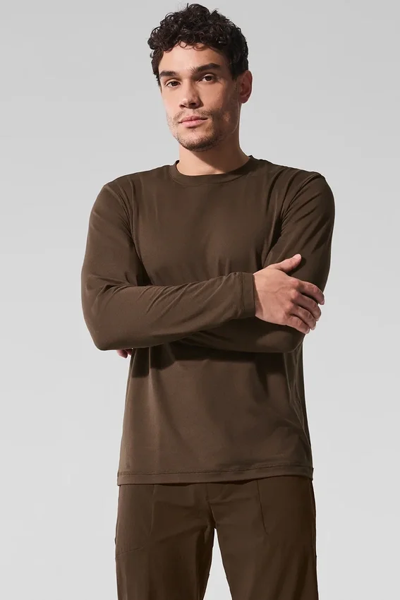 Conquer Reform langermet genser med rund hals – Espresso