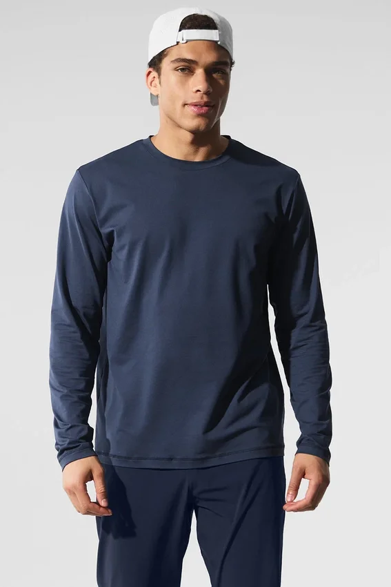Conquer Reform langermet genser med rund hals – Navy