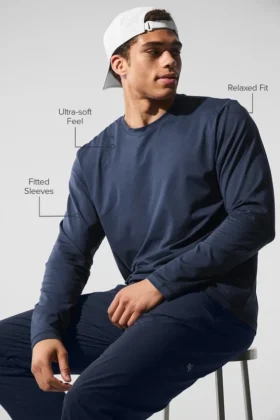 Conquer Reform langermet genser med rund hals – Navy