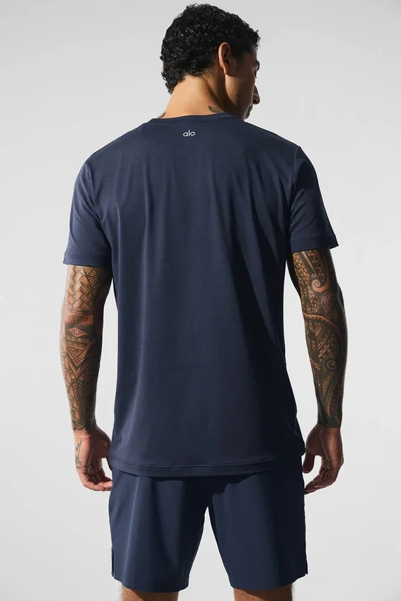 Conquer Reform T-skjorte med rund hals og korte ermer – Navy