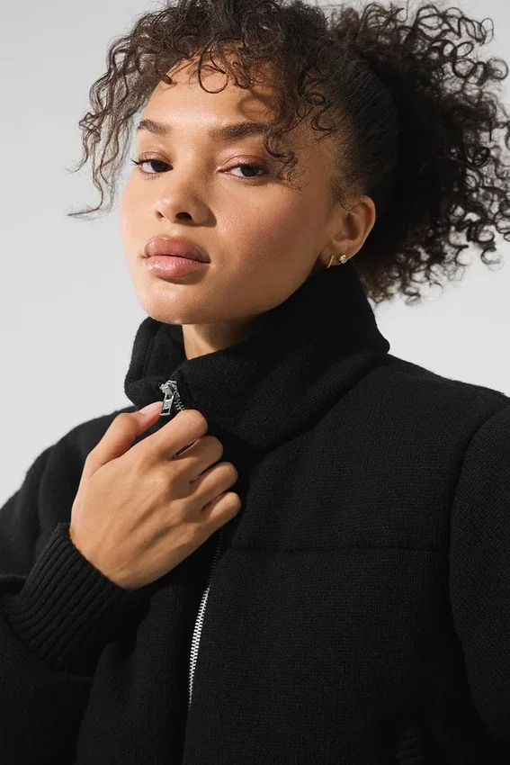 Darling Strikkegenser Puffer – svart