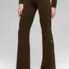 Denimstrikkede High-Waist-bukser med utvidet ben – Espresso/svart