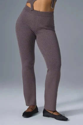 Denimstrikkede High-Waist-bukser med utvidet ben – Raisinette/svart