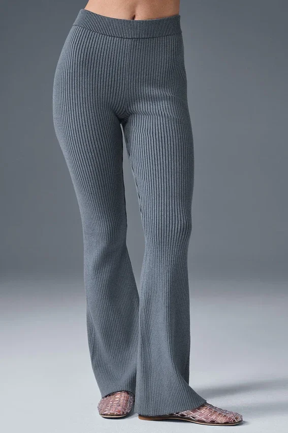 Denimstrikkede High-Waist-bukser med utvidet ben – stålgrå/antracitt