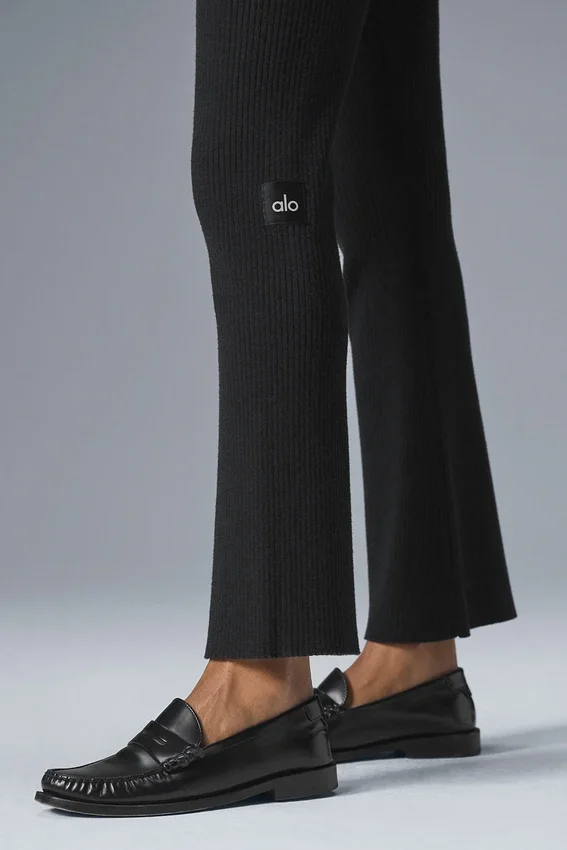 Denimstrikkede High-Waist-bukser med utvidet ben – svart/antracitt