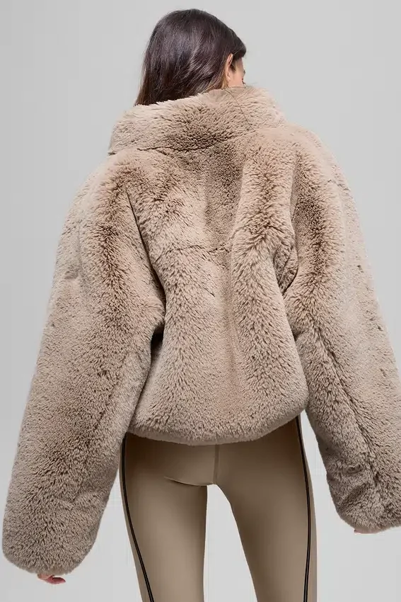 Faux Fur Allure-jakke – Oat