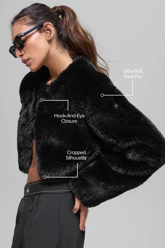 Faux Fur Chic kort jakke – svart
