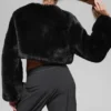Faux Fur Chic kort jakke – svart