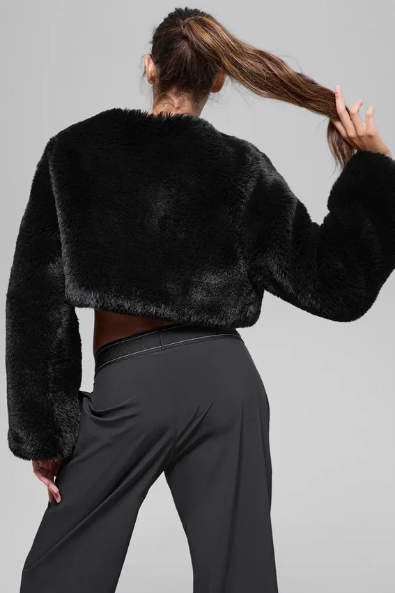 Faux Fur Chic kort jakke – svart