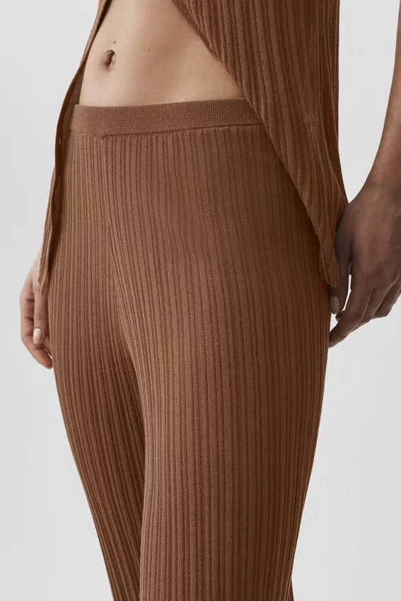 Genserstrikkede High-Waist bukser med rette ben – «Sunlit» – solkysset brun