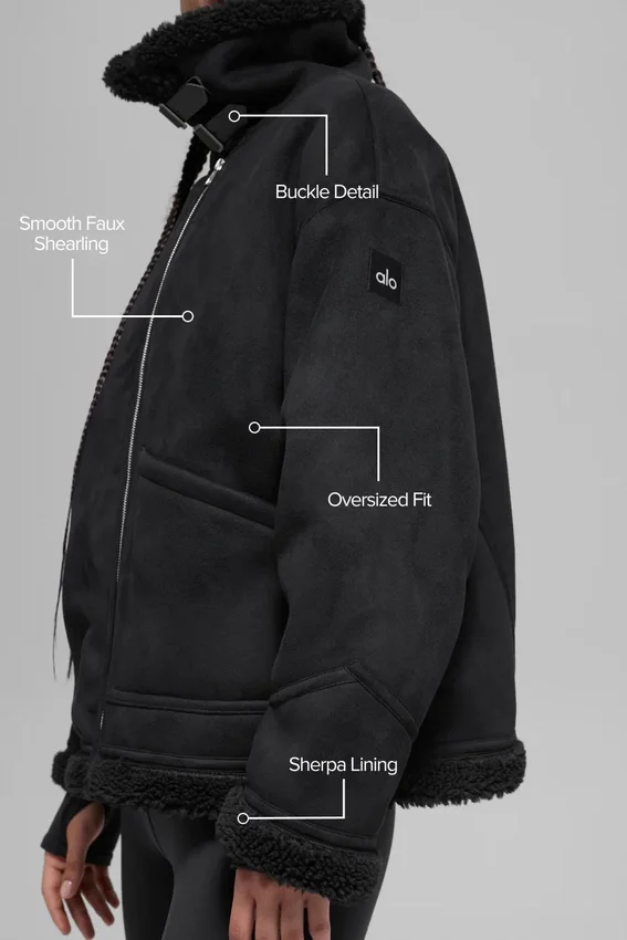 Grand-jakke i imitert shearling – svart