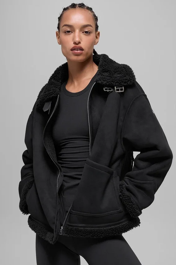 Grand-jakke i imitert shearling – svart
