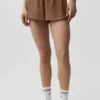 Halvgjennomsiktige Golden Hour-shorts med middels høy midje – solkysset brun