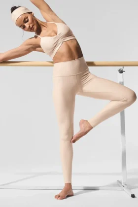 High-Waist Airlift Legging – Macadamia