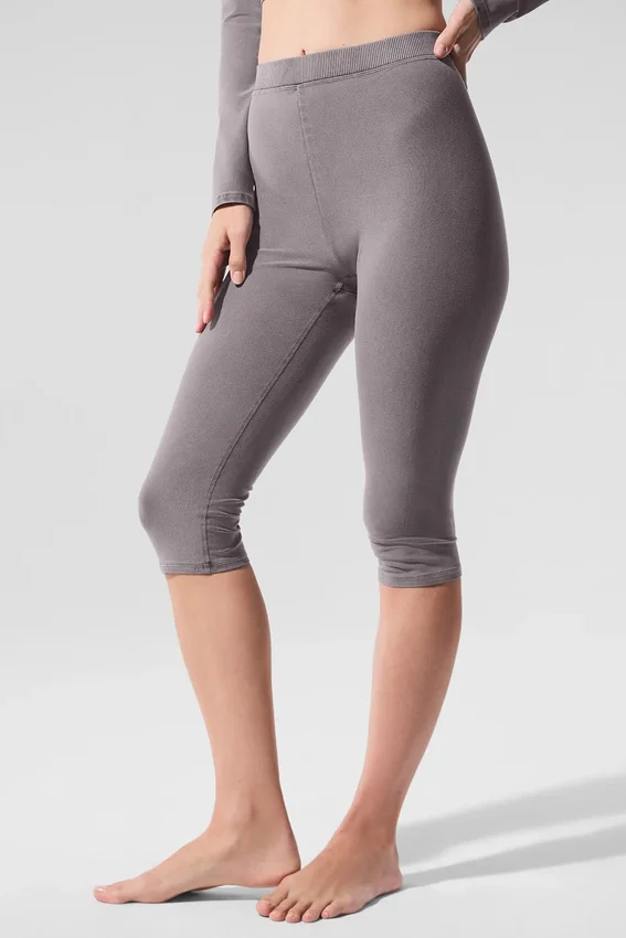 High-Waist Alosoft-capri med ikonisk 90-tallsstil – Cool Grey Wash