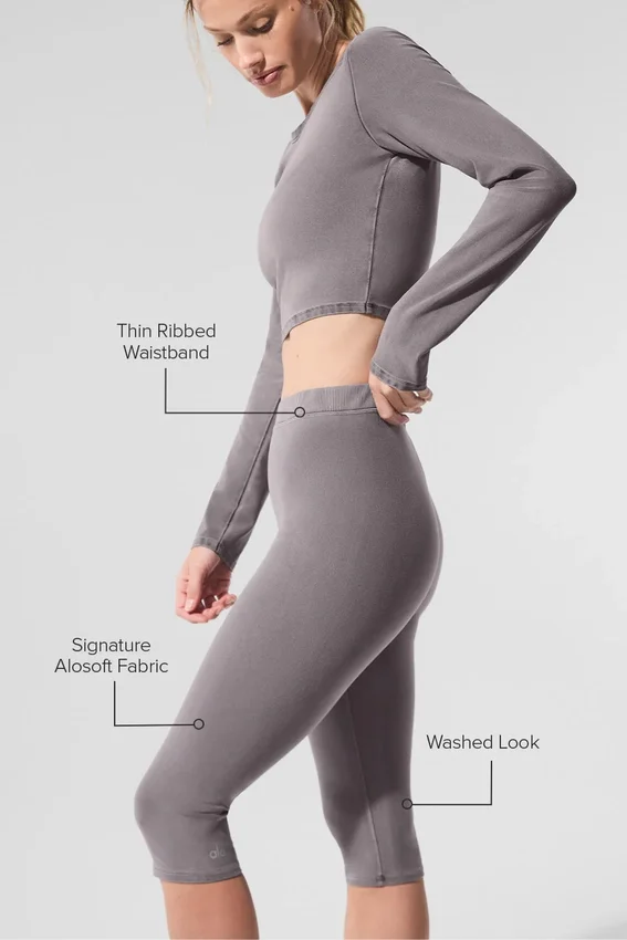 High-Waist Alosoft-capri med ikonisk 90-tallsstil – Cool Grey Wash