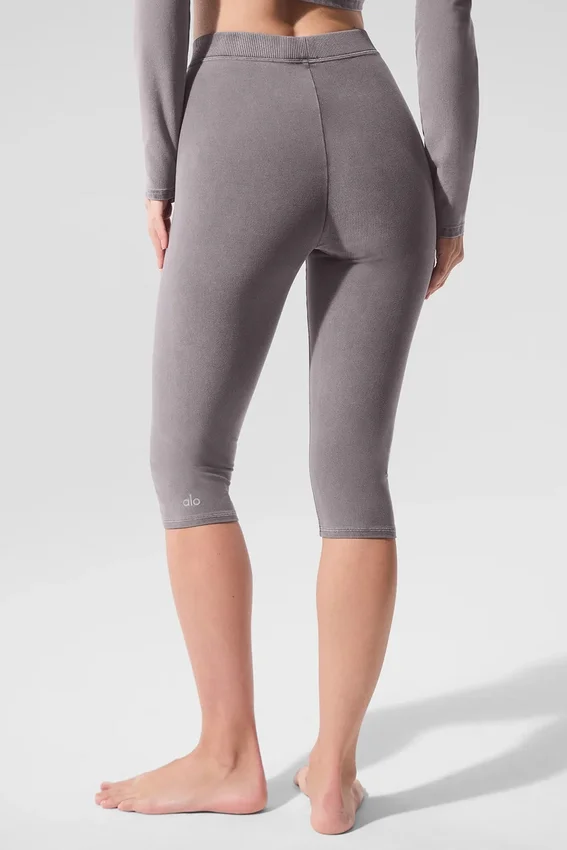 High-Waist Alosoft-capri med ikonisk 90-tallsstil – Cool Grey Wash