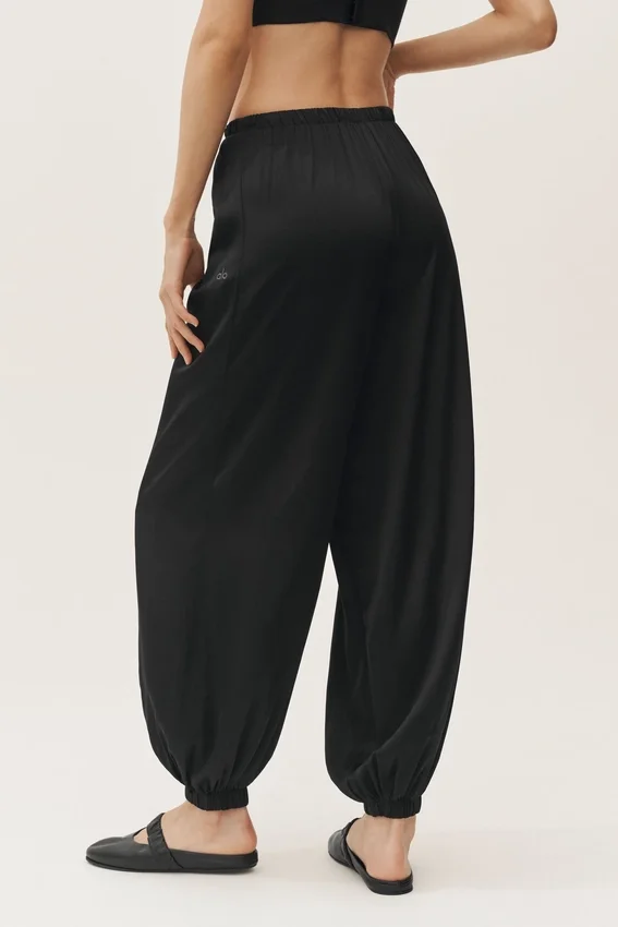 High-Waist-bukser i silke-blanding – svart