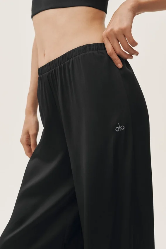 High-Waist-bukser i silke-blanding – svart