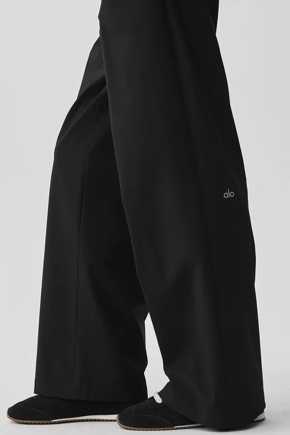 High-Waist Pursuit Trouser (Regular) – Svart