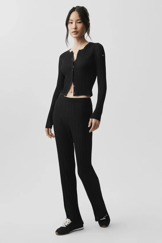 High-Waist-strikkegenser med Sunlit-bukser med rette ben – svart