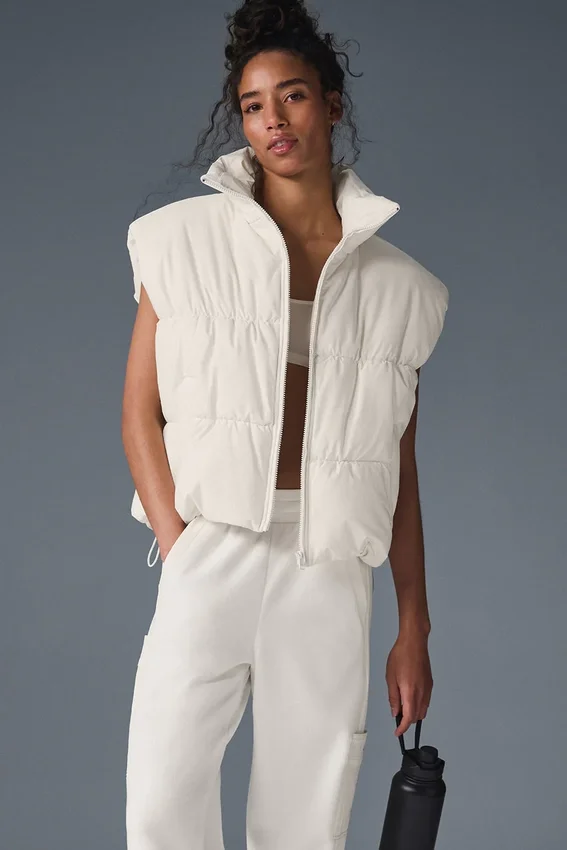 Incline puffervest – elfenben
