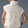 Incline puffervest – elfenben