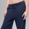 Joggebukse i ull og kashmir med High-Waist – New Class – Navy