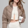 Kort Atmosphere-pufferjakke – Chai Latte