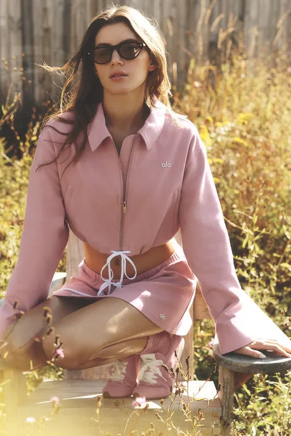 Kort «Fan Favorite»-jakke med glidelås hele veien – Vintage Pink