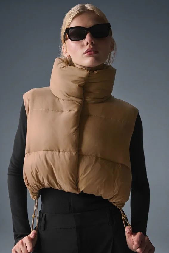 Kort Gold Rush-puffervest – Toasted Almond