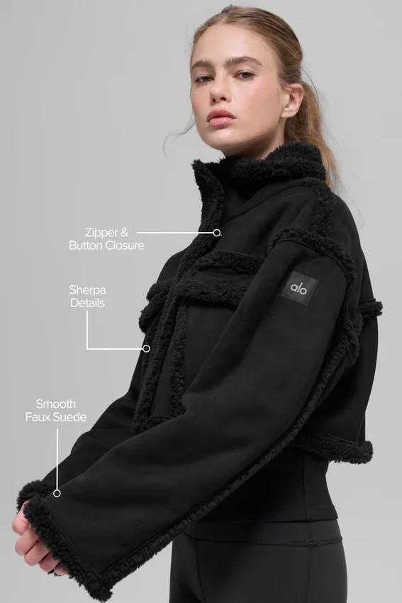 Kort jakke i imitert shearling «Snowfall» – svart