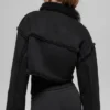 Kort jakke i imitert shearling «Snowfall» – svart