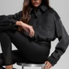 Kort Mountain Side-jakke i ribbet velour – svart