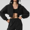Kort vinterjakke i polar fleece – svart