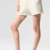Low Key Sweat Shorts – Elfenben