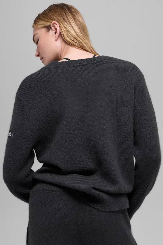 New Class oversized strikkegenser i ull og kashmir med V-hals – svart