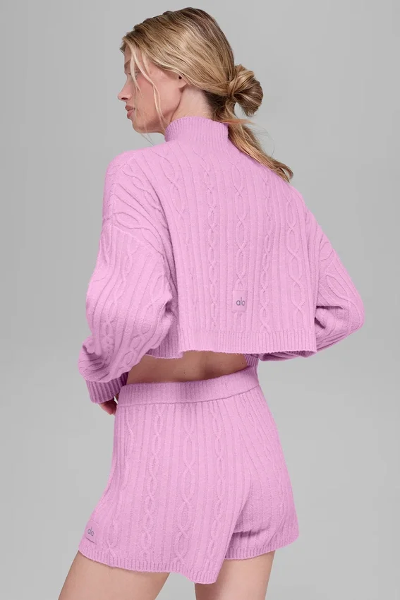 Kort Winter Bliss-halskrage med langermet strikk i kabelmønster – Candy Heart P
