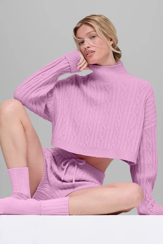 Kort Winter Bliss-halskrage med langermet strikk i kabelmønster – Candy Heart P
