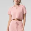 Polo-T-skjorte i myk kashmir med vaffelstrikk – rosa kvarts