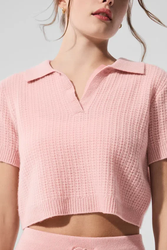 Polo-T-skjorte i myk kashmir med vaffelstrikk – rosa kvarts